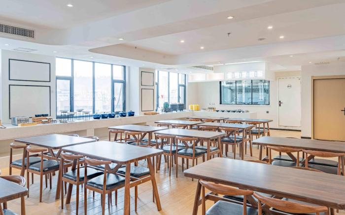 Starway Hotel Urumqi Xihong Road Hualing