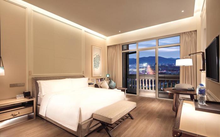 Hilton Dalian Golden Pebble Beach Resort