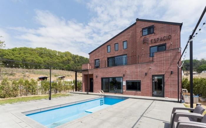 Paju Espacio Pool Villa