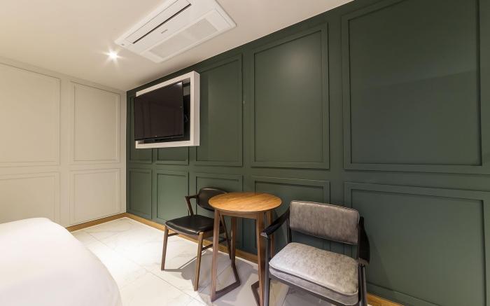 Plum Hotel