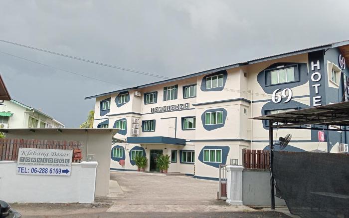 69 Hotel