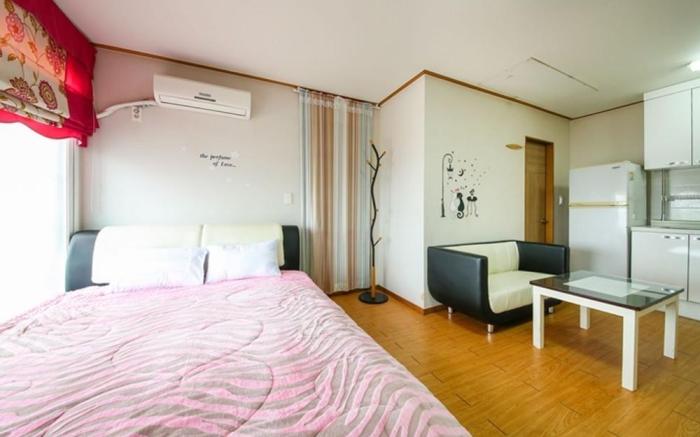 Ari House