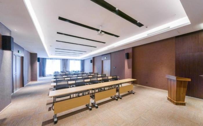 Home Inn Plus Shanghai Jingao Road Jinjing Road Metro Station