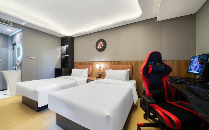 YouU Esports Hotel Shanghai Changshou Road Wuning Road Metro Station