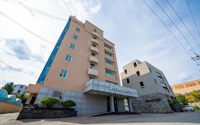 I-check Hyunjin Hotel