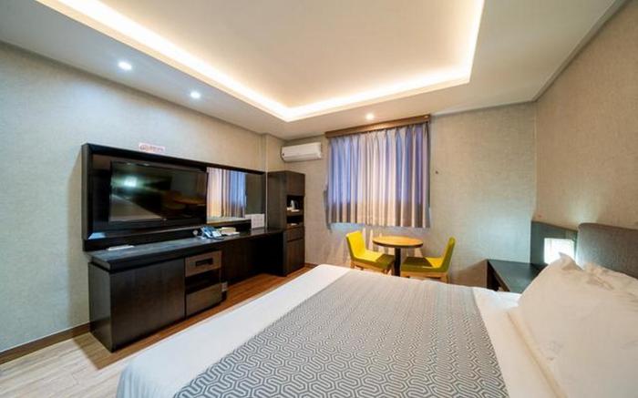 I-check Hyunjin Hotel
