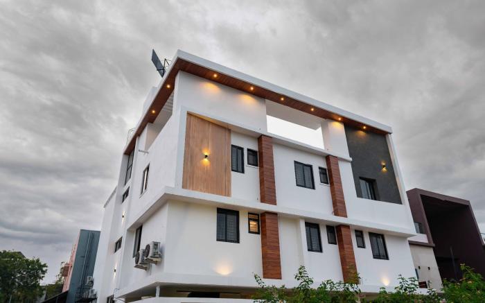 The Paradise International Hotel