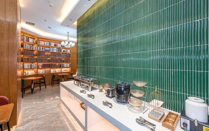 James Joyce Coffetel Beijing Chaoyang High-speed Railway Station Qingnian Road Subway Station