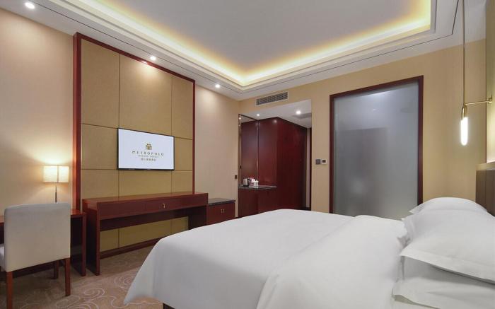 7 Days Premium Beijing Fengtai Station Headquarters Base