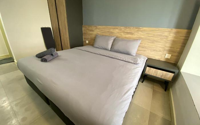 Imperio DualKey B23 (Room1) - Netflix/Parking