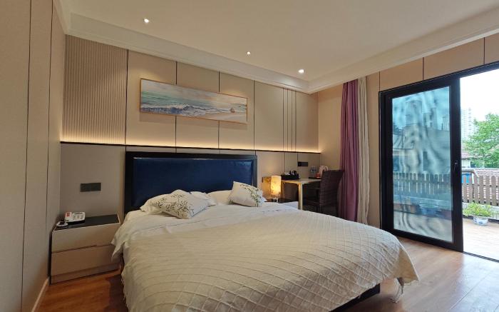 Longchen Hotel