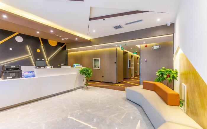 IU Hotel Lanzhou Xiguan Cross Subway Station