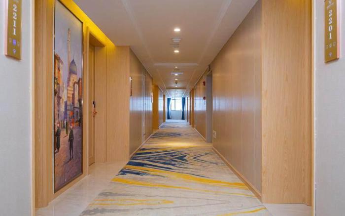 Vienna International Hotel Hubei Yichang East Railway Station Passenger Center