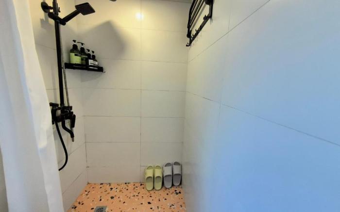 Shanghai Hills & Zinn Changle Road Homestay