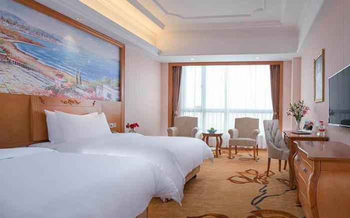 Vienna International Hotel Hezhou Zhaoping Administrative Center
