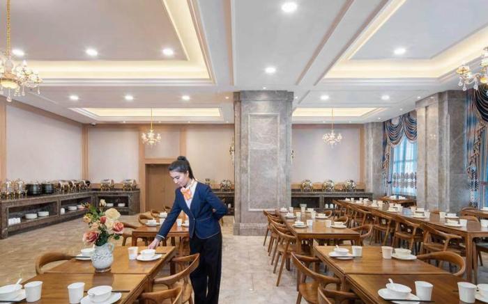 Vienna International Hotel Urumqi Wanda High-speed Railway Station