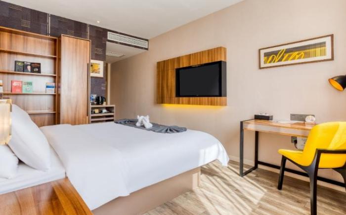Home Inn Plus Changchun Convention and Exhibition Center Century Square