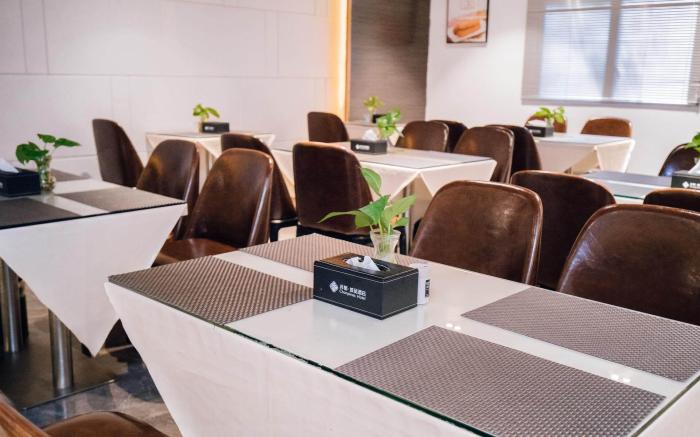 ChonPines Hotels Xianning Wanda Plaza