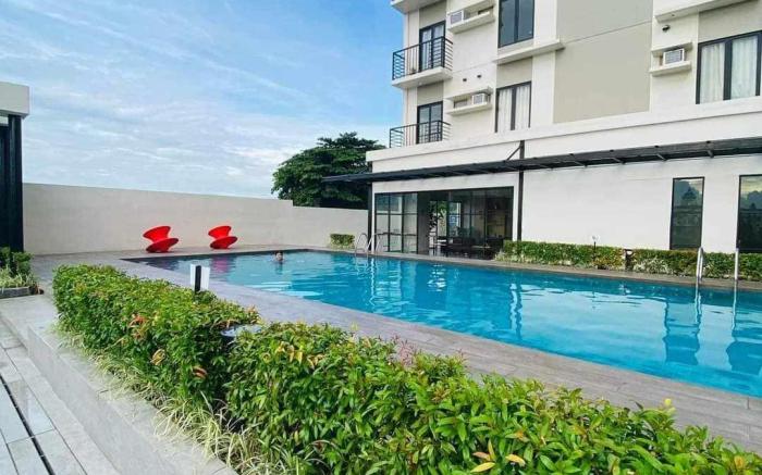 The Median Condominium near it park