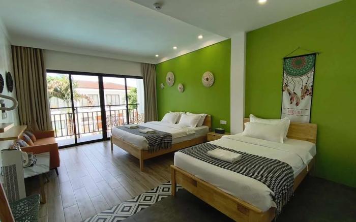 Holabay Resort