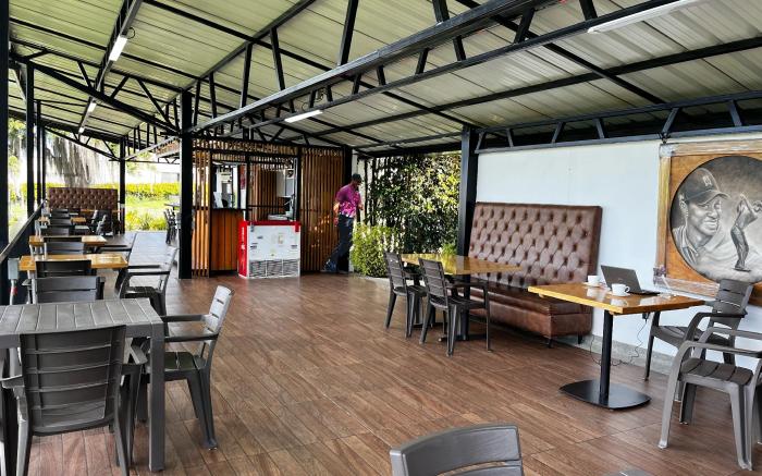 Hotel & Golf Isak Aeropuerto