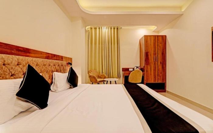 RROOMS Hotel Heera Grand