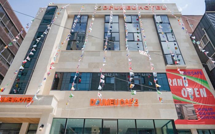 Changwon Palyongdong DEUMEU Hotel