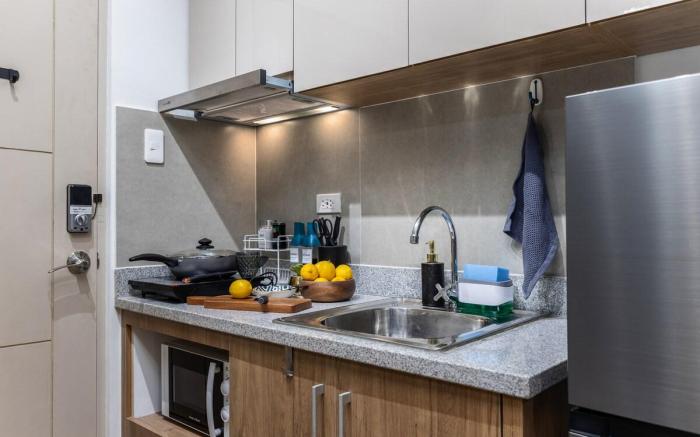 Nookō Corner Studio @ Lahug | 4K Cinema & Balcony