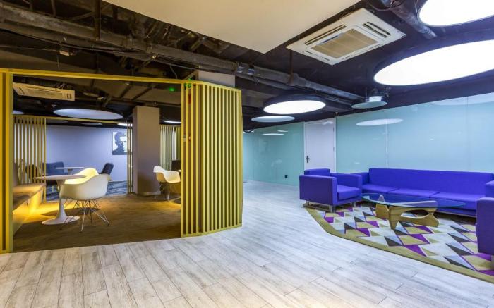 Zhishang Hotel (Beijing West Railway Station North Square Military Museum)