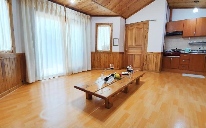 Jeju Parkvillade Pension