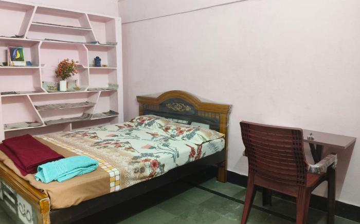 AC bedroom with private entrance@Gardenvilla, Hyd.