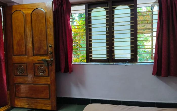 AC bedroom with private entrance@Gardenvilla, Hyd.