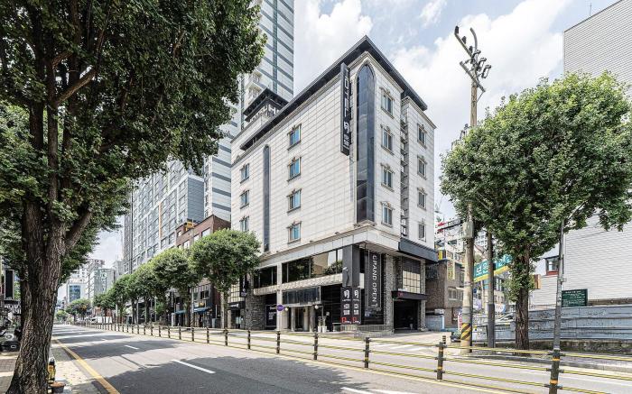 HOTEL MOON GURI