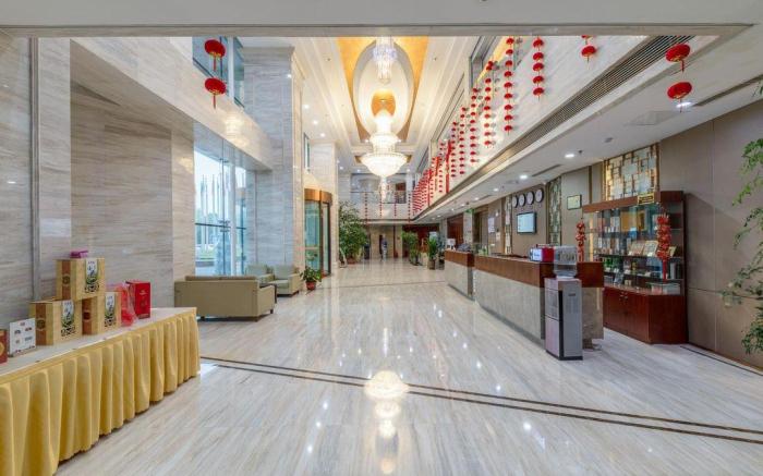 Huaya International Hotel (Weifang High-speed Railway North Station)