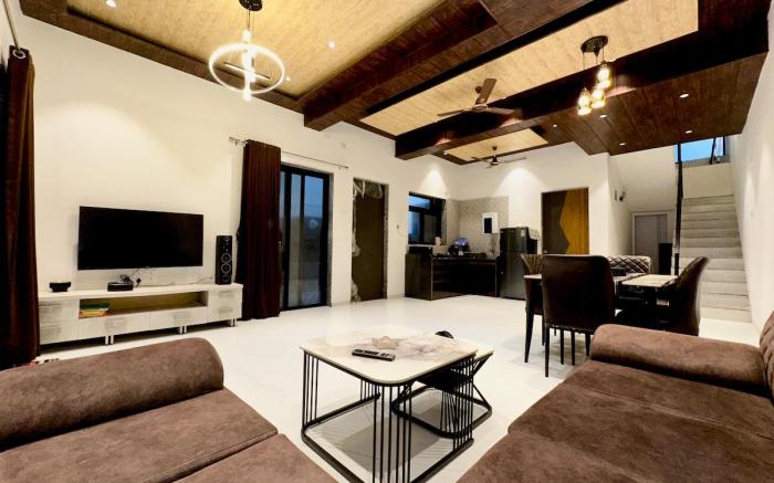 Naqsh villa (8bhk)