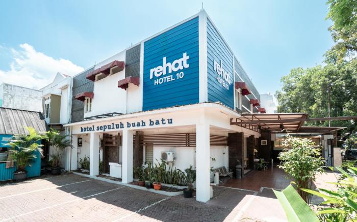 Rehat at Hotel 10 Buah Batu
