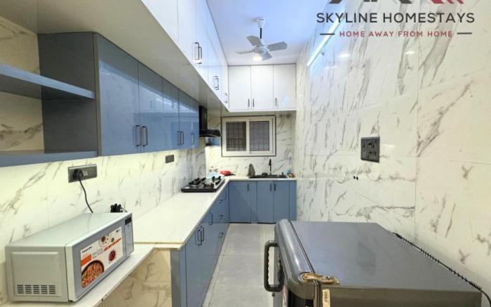 Homely 3BHK Apartment in Tolichowki (by SH)