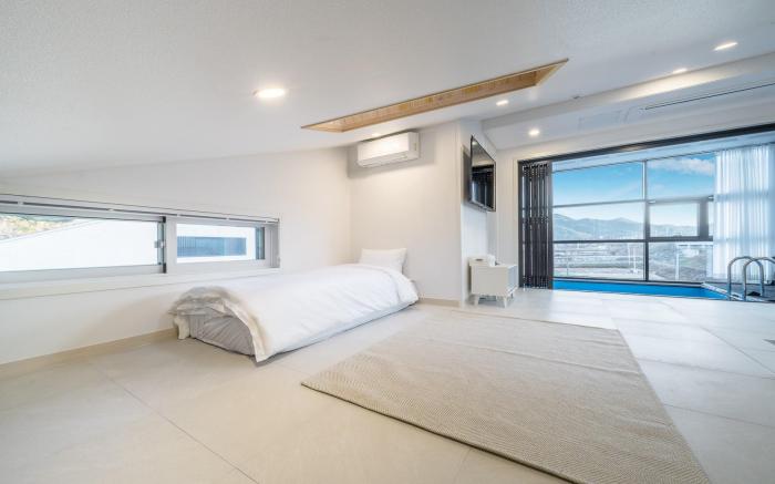 Yeongdeok Haesong Haesol Pool Villa