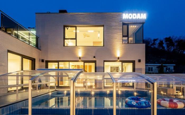 Modam Stay