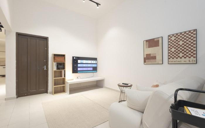 Yenny Hideout | 4 bedroom 3Bath | Smart TV