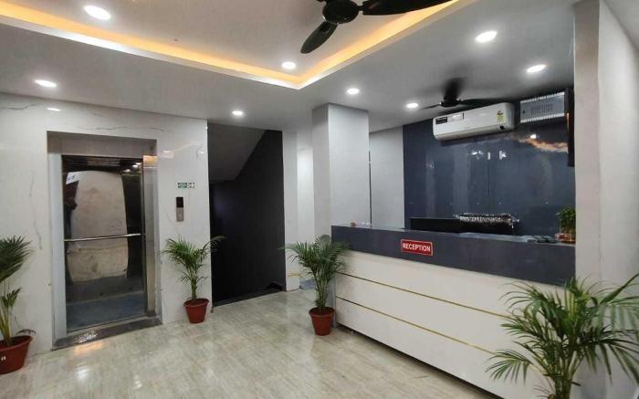 Townhouse Oak Banjara Lakeview