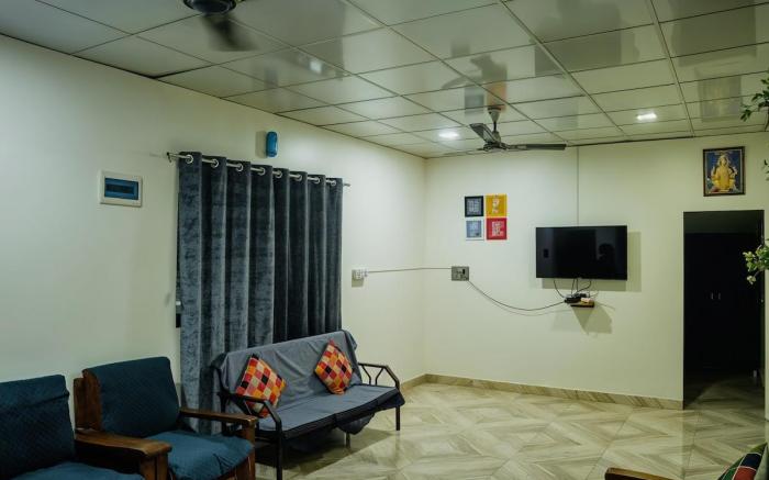 Anand hillside Retreat 3BR Pool Villa by Homeyhuts