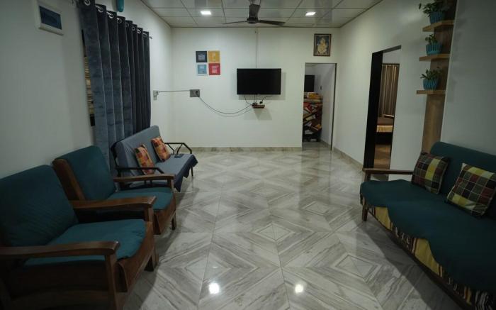 Anand hillside Retreat 3BR Pool Villa by Homeyhuts