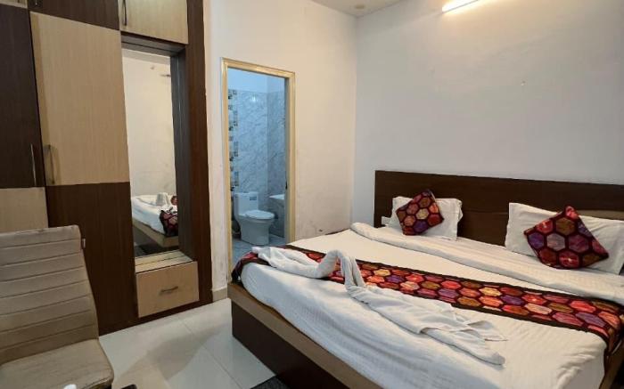 Hotel Kiara Inn Rooms and Banquet