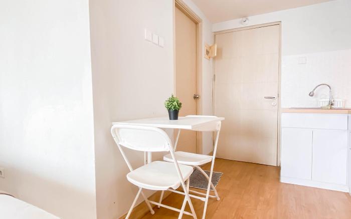 Studio near Rajawali Station @Amethyst By Travelio