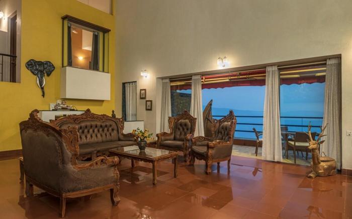 SaffronStays Aurelia, Luxury Pool Villa in Panchga