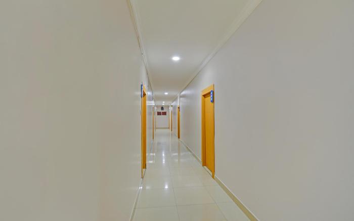 FabHotel Eyries The Business