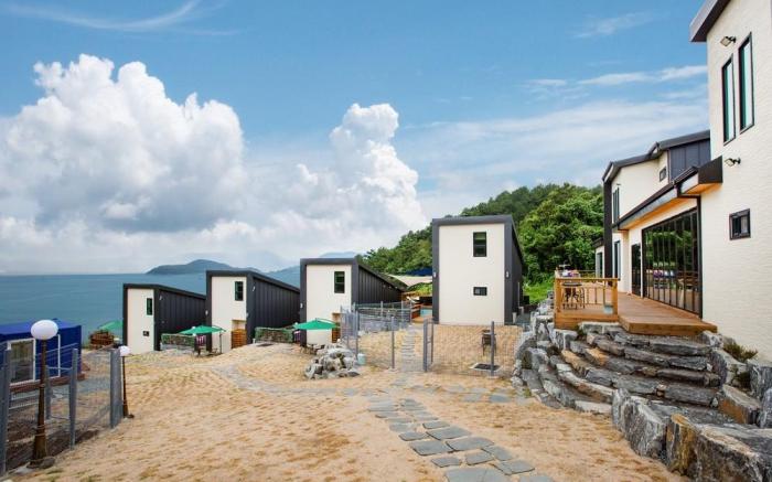 Geoje DogDog Pet Pool Villa Pension