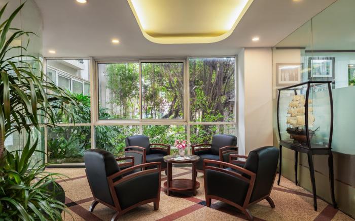 Elegant Suites Central