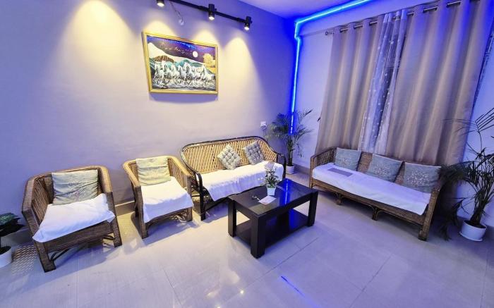 R R HOMESTAY